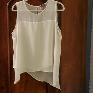 Vince Camuto L white sleeveless blouse